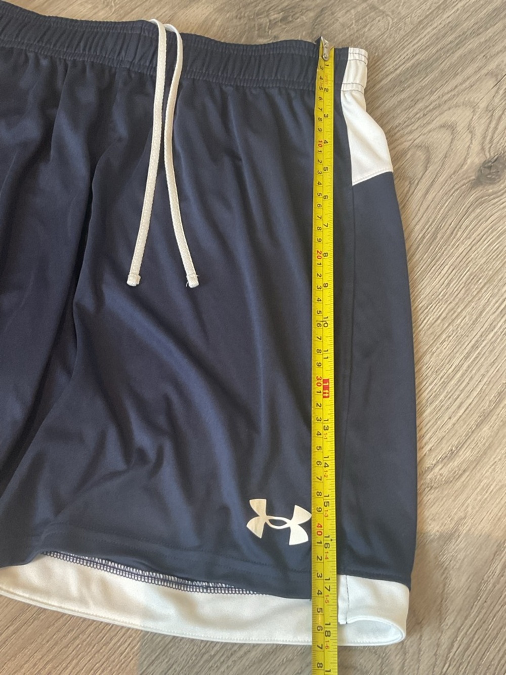 ***Under Armour** Navy and White Men's Tech Athletic Shorts with hem vent - Picture 7 of 9